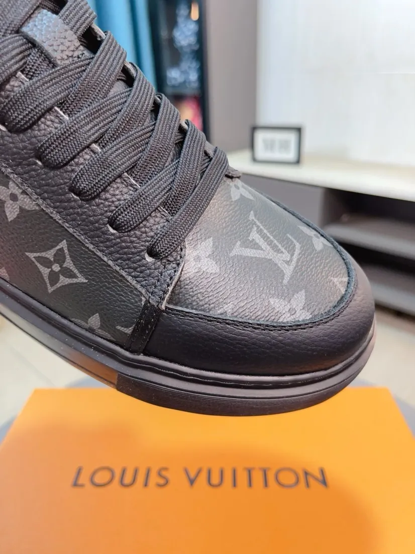 Ex-factory price 438🌹🌹【LOUIS VUITTON】Same style on Louis Vuitton* official website🚹Men's high-top casual shoes❤️Same style as popular celebrities and big names ~ Best-selling at home and abroad Lv focuses on the checkerboard series...Imported first-layer cowhide with special fabrics➕Full sheepskin lining➕Brand-specific hollow outsole💎Produced by OEM The highest version🔍🔍Number of codes: 38-44,